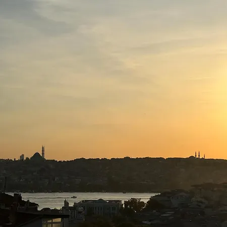 3br,charming Flat,golden Horn View Апартаменты